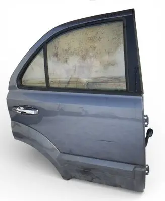 KIA Sorento Rear door 