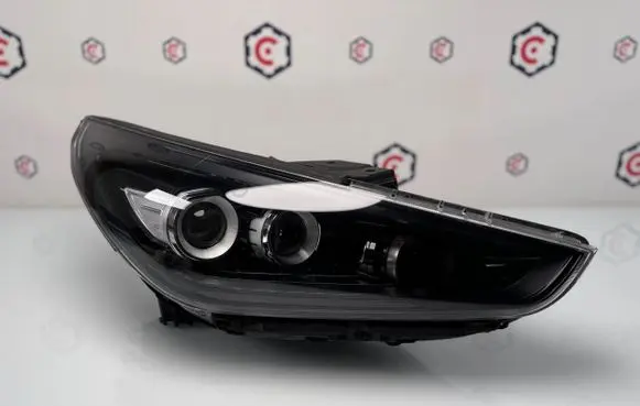 Hyundai i30 Headlight/headlamp 92102-G4120