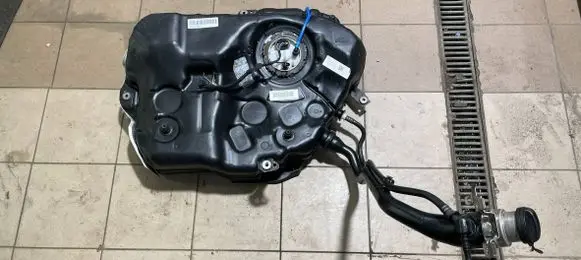 Audi A4 S4 B9 8W Fuel tank 8W0201021EH 44573 8W0201060CS