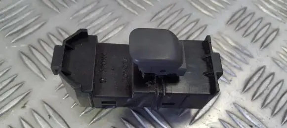 Toyota Prius (XW10) Electric window control switch