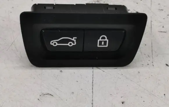 BMW 4 F36 Gran coupe Tailgate/boot open switch button 927512102 MME7C47