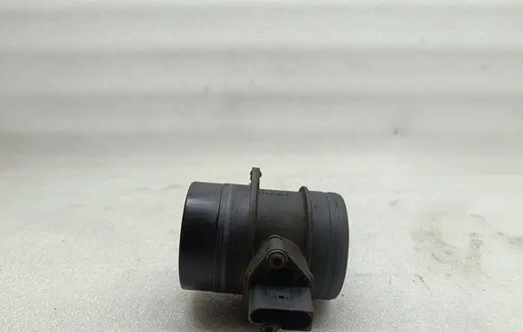 Volkswagen Golf V Mass air flow meter 0281002461 074906461B