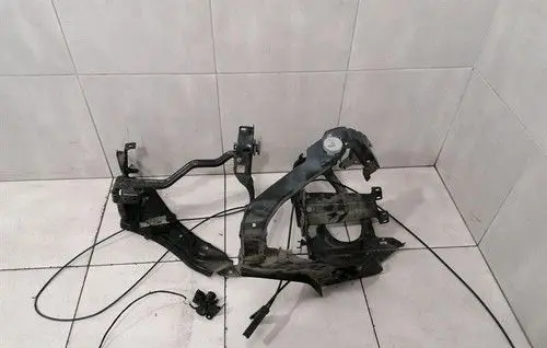 Mercedes-Benz E C207 W207 Fuel filter bracket/mount holder A2076200391