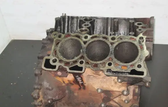 Land Rover Discovery 3 - LR3 Engine block 366GB