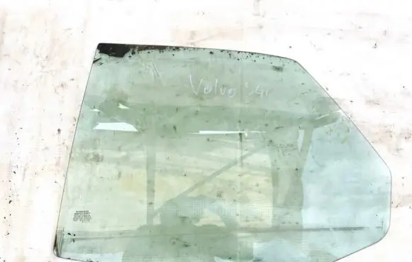 Rear door window glass