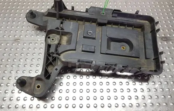Volkswagen Golf VI Battery tray S27698983 1K0915333