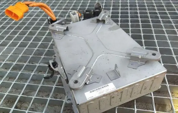 Honda Civic Voltage converter inverter 1C800PZA0230