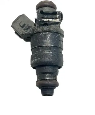 Audi A3 S3 8L Fuel injector 06A906031A