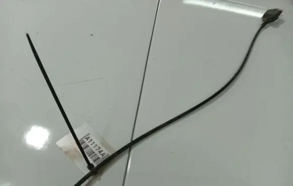Nissan Primera Front door cable line 