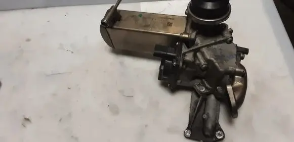 Audi Q7 4M EGR valve cooler FTH2804161 059131680D 059131685D