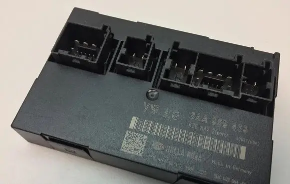Volkswagen PASSAT B7 Comfort/convenience module 3AA959433