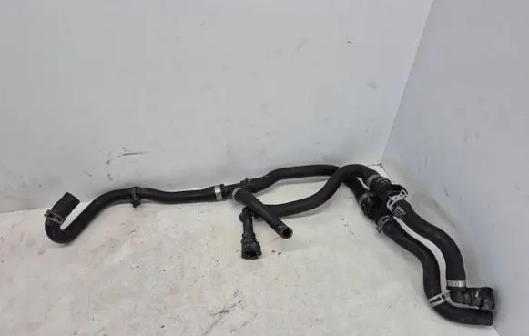 Volvo XC40 Engine coolant pipe/hose 32252121