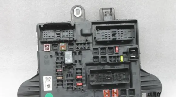Opel Insignia A Fuse module 13277318 6238734
