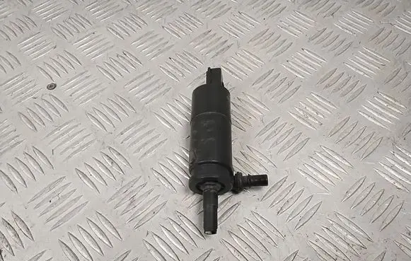 Volkswagen Golf VII Headlight washer pump 6R0955681