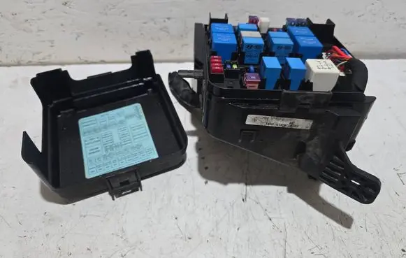 KIA Ceed Fuse module 919510Q000 A09266N5894