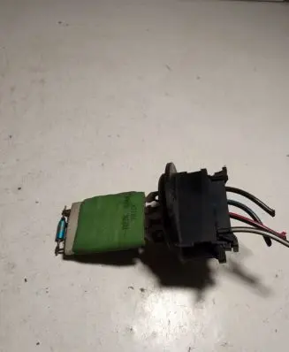 Mitsubishi Colt Heater blower motor/fan resistor 2R15K R27K