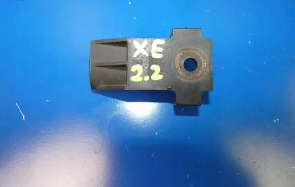 Jaguar XE Radiator mount bracket GX73601C38CB
