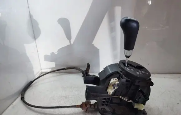 Suzuki Grand Vitara II Gear shifter/selector