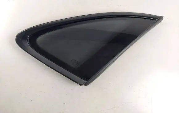 Porsche Macan (95B) Rear side window 95B845298