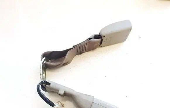 Lexus GS 300 350 430 450H Middle seatbelt buckle (rear) E063002 B500