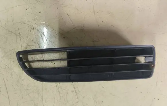 Audi A4 S4 B5 8D Front bumper lower grill 8D0807346B