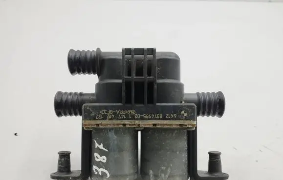 BMW X5 E53 Coolant heater control valve 8374995 114742137