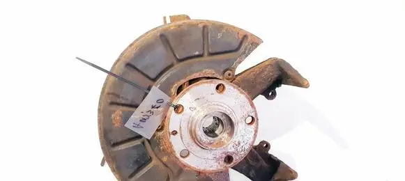 Volkswagen Golf V Front wheel hub