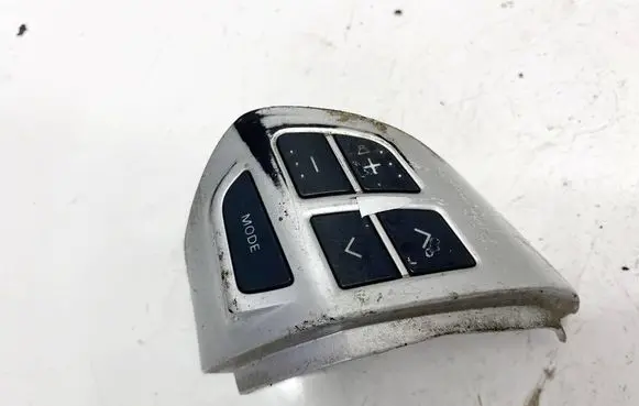 Steering wheel buttons/switches