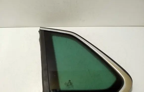 Volkswagen Tiguan Rear side window 43R00101