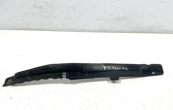 Citroen C4 I Picasso Fender end trim 