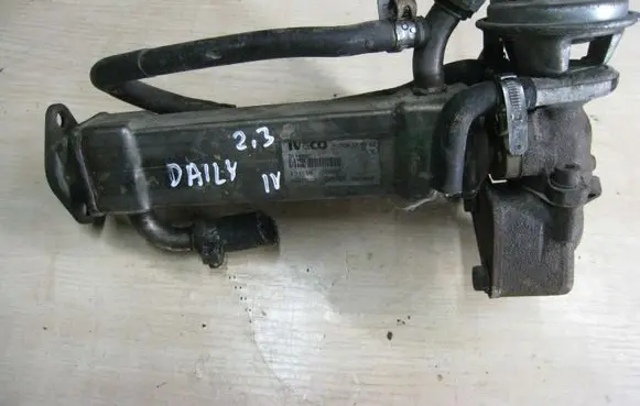 Iveco Daily 35 - 40.10 EGR valve 504158592