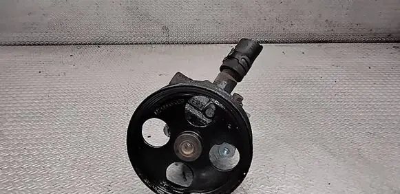 Opel Insignia A Power steering pump 55563329