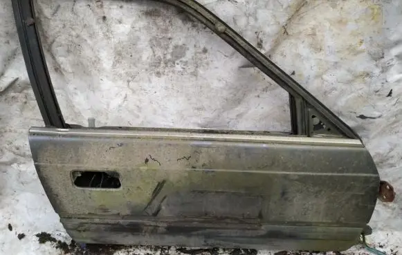 Mazda 626 Front door pilkos