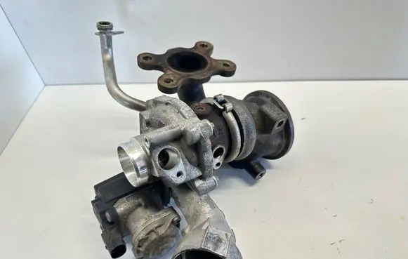 Volkswagen Polo V 6R Turbo 04e145713q