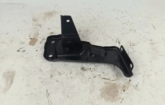 Maserati Levante Other engine bay part B496