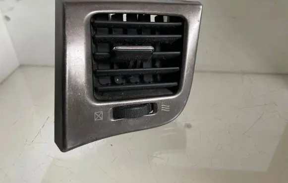 Toyota Avensis Verso Dashboard side air vent grill/cover trim 5568644030 5565044080
