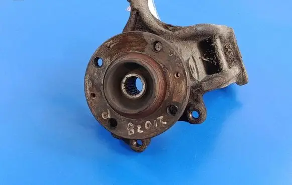 Front wheel hub spindle knuckle