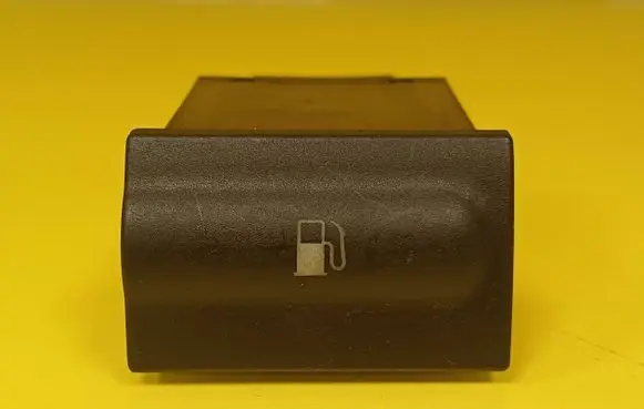 Skoda Octavia Mk1 (1U) Fuel tank opening switch 