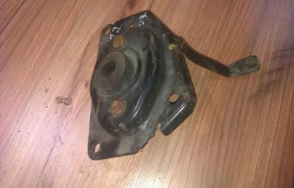 Peugeot 307 Engine mount bracket 96230491