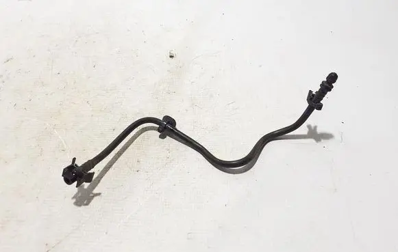Engine coolant pipe/hose