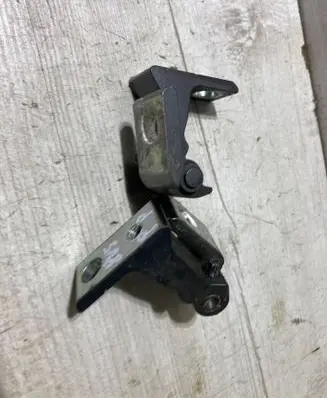 Audi A3 S3 8V Front door hinge set 