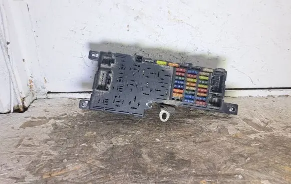 Volvo S60 Fuse module 8678449 518828017