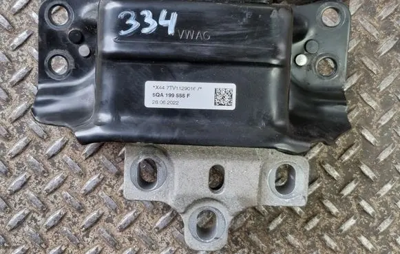Audi Q3 F3 Gearbox mount 5QA199555F