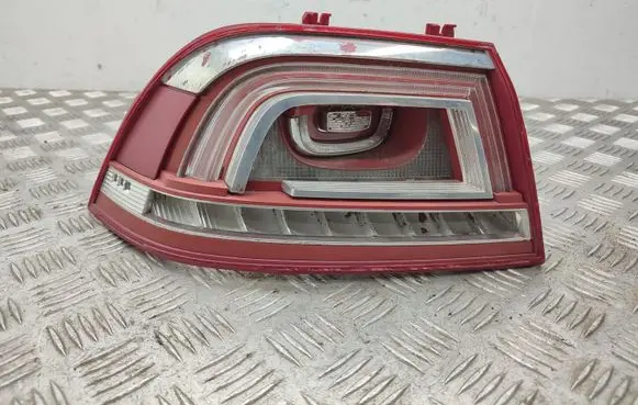 Volkswagen Eos Rear/tail lights 1Q0945095T