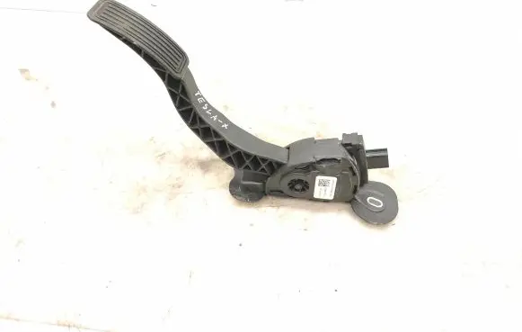 Tesla Model X Accelerator throttle pedal 9F836AA