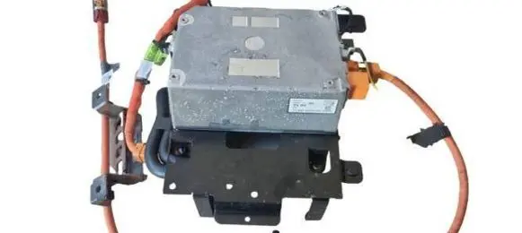 Volkswagen Golf VIII Battery charger (optional) 3J0915684A Y0005422 000002462
