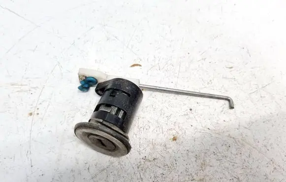 Peugeot Boxer Front door lock (next to the handle) 