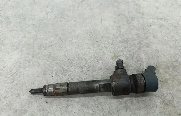 Opel Zafira B Fuel injector 0445110276