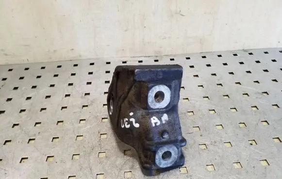 Mitsubishi Outlander Gearbox mounting bracket