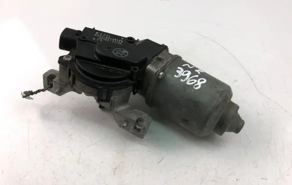 Suzuki Swift II Wiper motor 3811068L00
